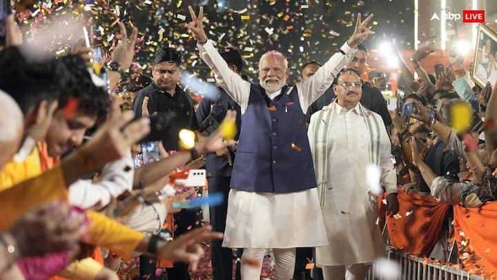 फवाद चौधरी ने कहा कि बीजेपी के नेतृत्व वाली एनडीए सरकार अपने तीसरे कार्यकाल को पूरा नहीं कर पाएगी.