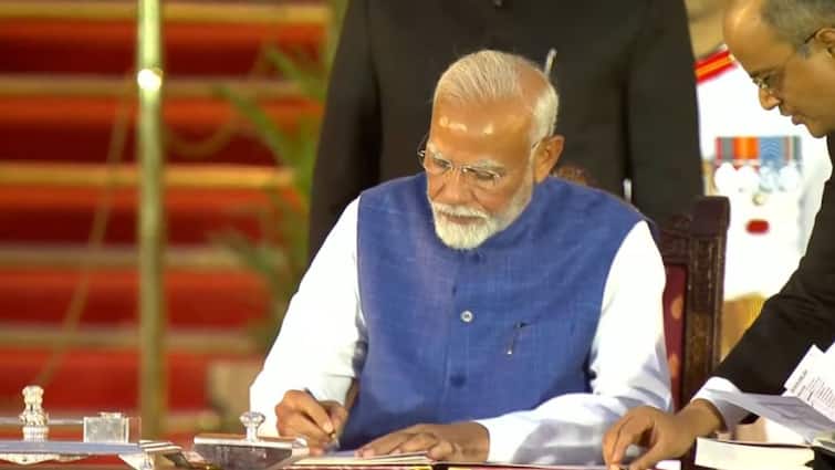Narendra Modi Takes Oath As Prime Minister of India Third Time 'Main Narendra Damodardas Modi...': PM Takes Oath For Record Third Term With His NDA Team