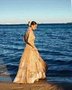 Aditi Rao Hydari Golden Ensemble In Cannes Gives Off Bibbojaan Vibes, Check Out Her Pics