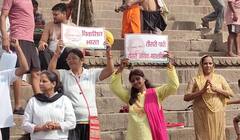 नरेंद्र मोदी के शपथ ग्रहण से पहले काशी में पूजा-अर्चना, गंगा के घाट पर की विशेष आरती, देखें तस्वीर