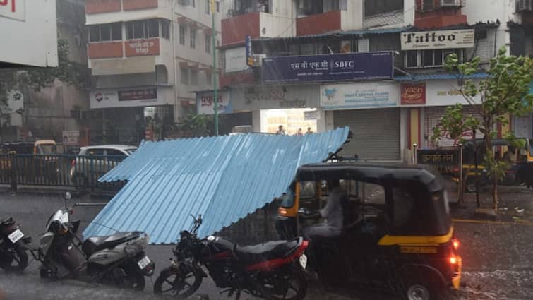 Maharashtra Heavy Rain Water Logging Traffic Disruptions Heavy Rain Causes Waterlogging And Traffic Disruptions In Mumbai But Brings Temperature Down