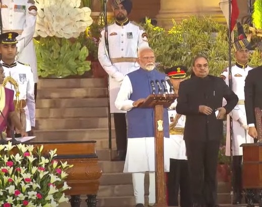 Narendra Modi Oath Taking Ceremony: संसद की सीढ़ियों पर मत्था टेकने से लेकर संविधान को माथे से लगाने तक, देखें पीएम मोदी का सफर
