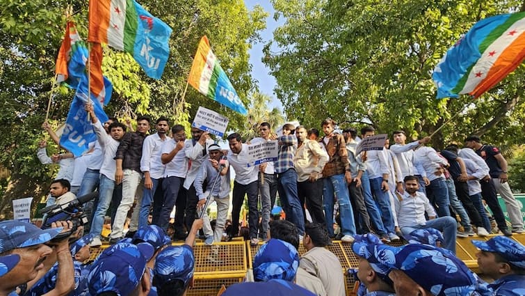 NSUI Protests In Delhi Over NEET UG 2024 Controversy NSUI Stages Protest In Delhi Over 'Rigging' In NEET UG 2024 Amid Results Row
