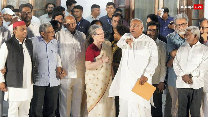 राजनीतिक कार्यकर्ता संभावना जाहिर करते हुए कहा कि अगर विपक्ष के सारे नेता एक सुर में बोलते तो उसका असर होता.