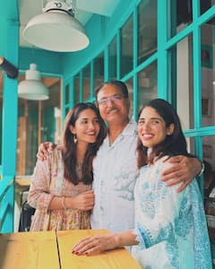 Ruhani Sharma Photos: రుహానీ శర్మ ఫ్యామిలీ ఫొటోస్ చూశారా - ఈమెకి ఆఫర్లున్నాయి కానీ అదిరిపోయే హిట్ అకౌంట్లో పడడం లేదు!