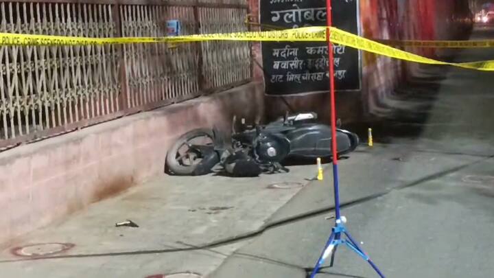 कानपुर की रेलबाजार पुलिस ने किडनैंपिंग और ड्रग तस्करी करने वाली एक बड़े तस्कर को घेराबंदी कर घेरने की कोशिश की, रेलबाजार एसएचओ विजय दर्शन सर्विलांस टीम का हिस्सा भी है कई दिनों से ड्रग तस्कर बलराम राजपूत की तलाश मे थे.