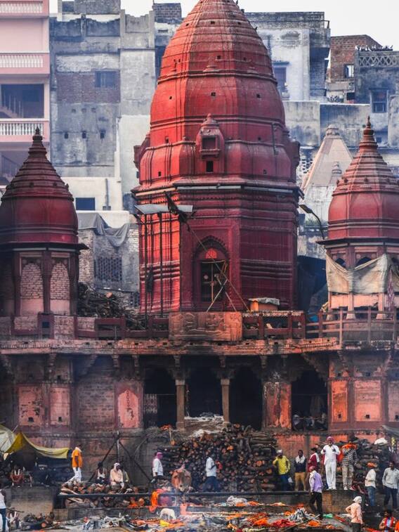 वाराणसी के मणिकर्णिका घाट का नाम कैसे पड़ा