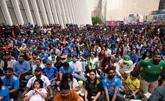 Photos: भारत की ऐतिहासिक जीत के बाद फैंस की ये 10 तस्वीरें नहीं देखा तो कुछ नहीं देखा