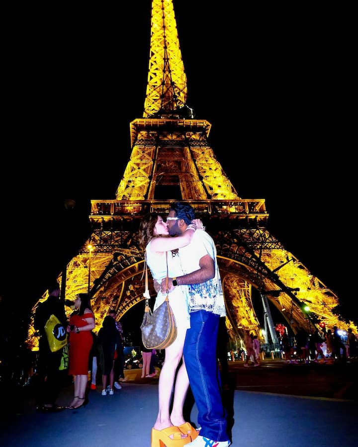 Let us know what do you think of Arti Singh and Dipak Chauhan's honeymoon pics from Paris