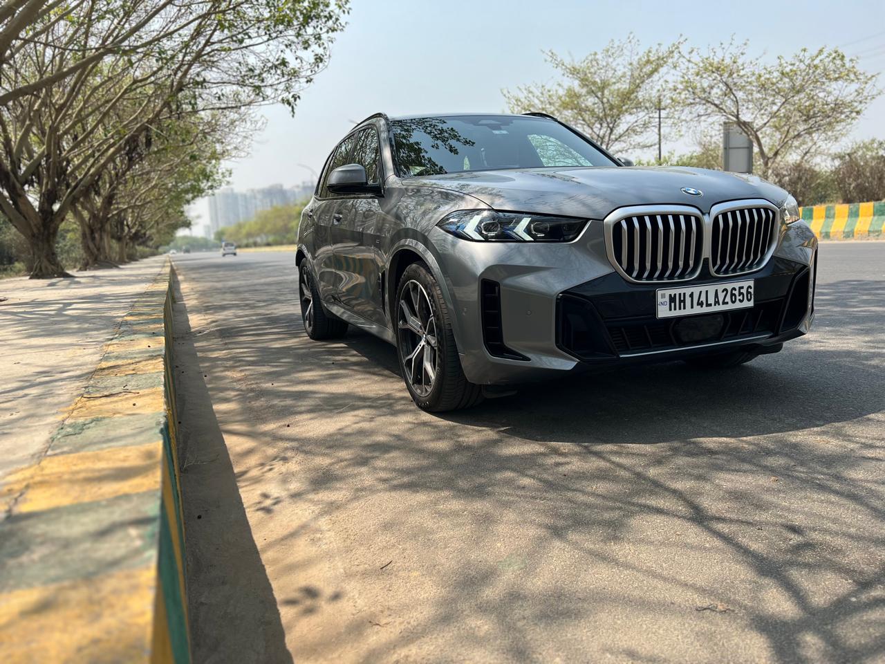 2024 BMW X5 रिव्यू, शानदार परफॉर्मेंस के साथ सिंगल चार्जिंग में मिलेगी 900 किमी की रेंज