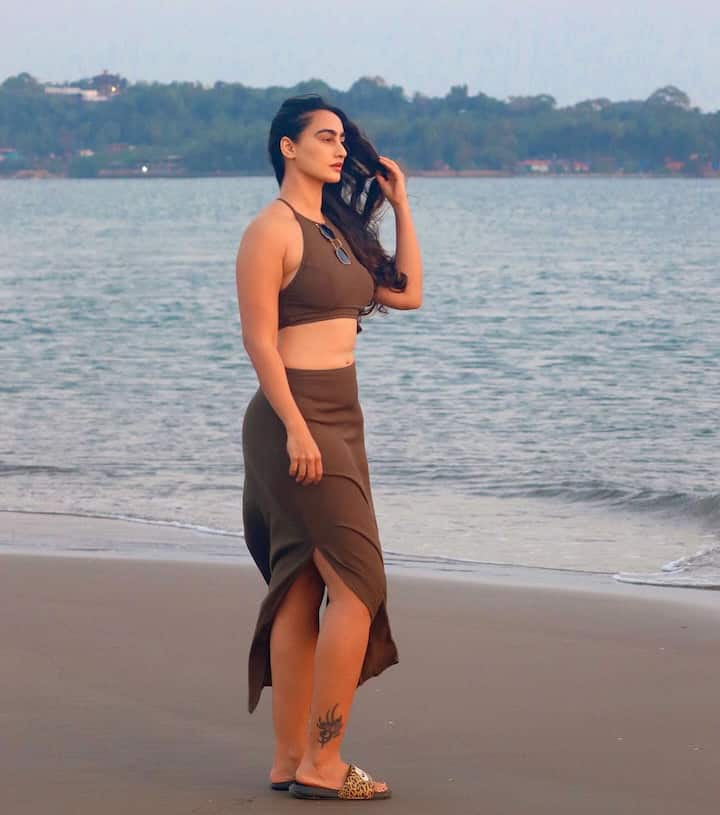 Megha Shukla Photo: બોલિવૂડ ફિલ્મ અભિનેત્રી મેઘા શુક્લાએ તાજેતરમાં જ પોતાની બોલ્ડ તસવીરોથી ઈન્સ્ટાગ્રામની દુનિયામાં હલચલ મચાવી દીધી છે.