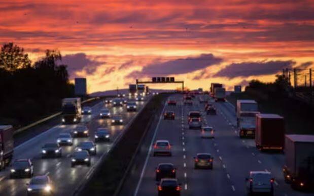 ਇਸ ਦੌਰਾਨ ਵੀ ਲੋਕਾਂ ਨੂੰ ਸਪੀਡ ਲਿਮਟ ਦੇ ਅੰਦਰ ਹੀ ਗੱਡੀ ਚਲਾਉਣੀ ਪੈਂਦੀ ਹੈ। ਜੇਕਰ ਕੋਈ ਸਪੀਡ ਲਿਮਟ ਲਗਾ ਦਿੰਦਾ ਹੈ। ਫਿਰ ਇਸ ਦਾ ਚਲਾਨ ਬਣਦਾ ਹੈ।