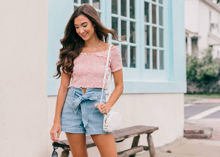 ਇਸ ਤੋਂ ਇਲਾਵਾ ਤੁਸੀਂ ਕਿਊਟ ਵਨ ਪੀਸ ਟ੍ਰਾਈ ਕਰ ਸਕਦੇ ਹੋ। ਇਸ ਨੂੰ ਪਹਿਨ ਕੇ ਤੁਸੀਂ ਸੁੰਦਰ ਅਤੇ ਆਰਾਮਦਾਇਕ ਮਹਿਸੂਸ ਕਰੋਗੇ।