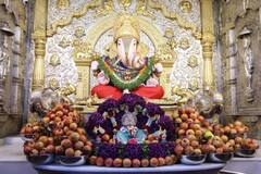 Dagdusheth Temple : शेषात्मज गणेश जयंतीनिमित्त दगडूशेठचा गाभारा लालचुटूक डाळिंबानी सजला; पाहा बाप्पाचे मन प्रसन्न करणारे फोटो