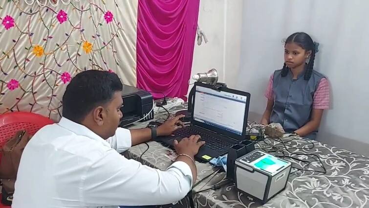 Aadhaar Enrollment Special Camp in Govt School in Dharmapuri district - TNN தருமபுரி மாவட்டத்தில் அரசு பள்ளியிலேயே ஆதார் பதிவு சிறப்பு முகாம்