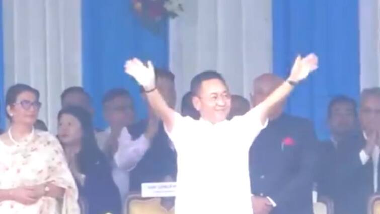 Prem Singh Tamang was sworn in as the Chief Minister of Sikkim Sikkim CM Sworn: சிக்கிம்  மாநில முதலமைச்சராக மீண்டும் பதவியேற்றார் பிரேம் சிங் தமாங்