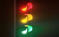 ਰਾਤ ਨੂੰ ਇਸ ਸਮੇਂ ਬੰਦ ਹੋ ਜਾਂਦੀ ਹੈ ਲਾਲ ਬੱਤੀ, ਪਰ ਕਾਬੂ ਰੱਖਣੀ ਪੈਂਦੀ ਸਪੀਡ