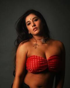 Vishnupriya Bhimeneni: దూపం వేసి మరి సెగలు పుట్టిస్తోన్న విష్ణు ప్రియ - ఈ ఫొటోలు చూస్తే కుర్రాళ్లు ఏమైపోతారో!