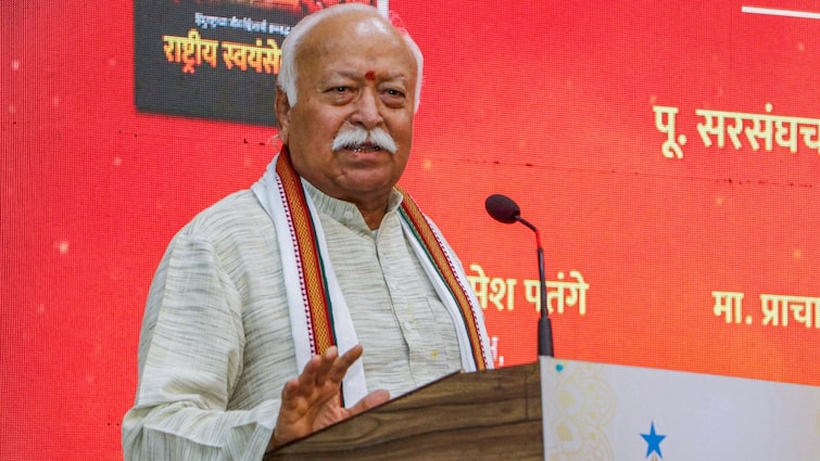 RSS chief Mohan Bhagwat first reaction all religions respected after Lok Sabha elections 2024 and formation of Modi 3.0 Government RSS Chief: 'सभी धर्मों का करना है सम्मान', RSS चीफ मोहन भागवत ने दी नसीहत; चुनाव को लेकर और क्या बोले?