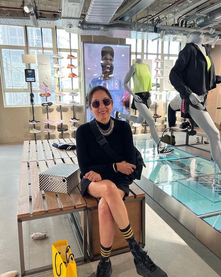 नीना गुप्ता ने हाल ही में अपने करियर के शुरुआती दिनों को लेकर खुलकर बात की है. उन्होंने शोशा को दिए एक इंटरव्यू में बताया कि पैसे की जरूरत की वजह से उन्हें गंदे रोल करने पड़े थे.