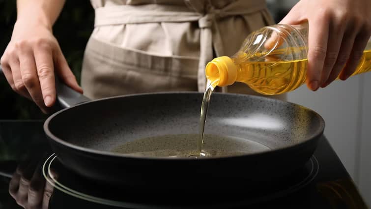 lifestyle health kitchen tips how to check the purity of cooking oil read in Gujarati બજારોમાં વધી રહ્યો છે નકલી તેલનો કારોબાર, શું તમે પણ ઉપયોગ કરી રહ્યા છો, જાણો તેને ઓળખવાની રીતો.
