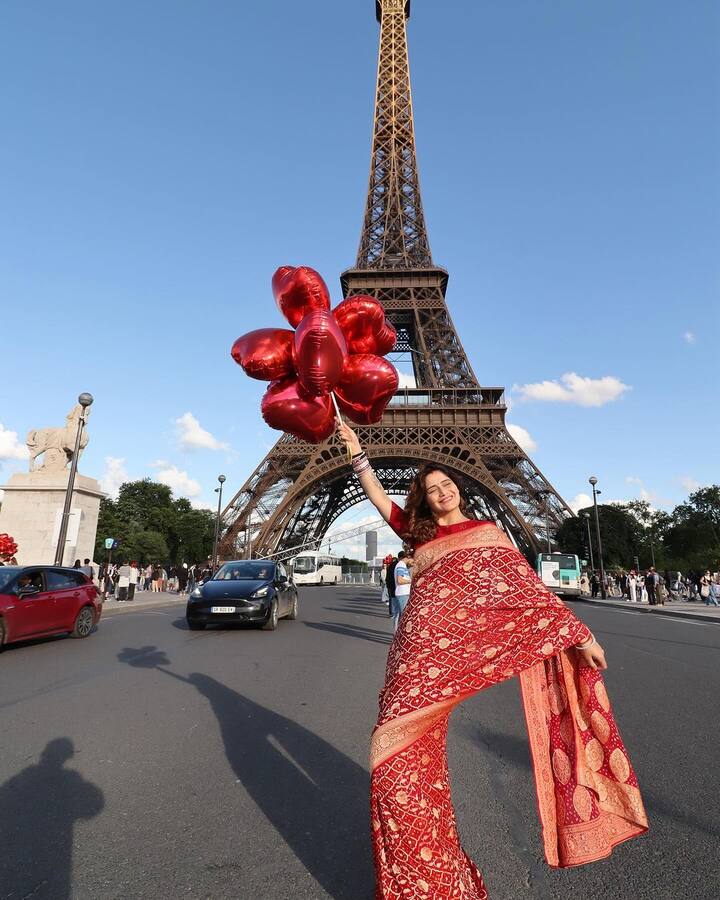 Arti Singh's pictures in red saree were appreciated by all her fans