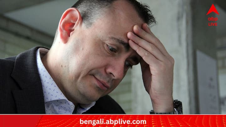 বিশেষজ্ঞদের ব্যাখ্যা, এই ডায়েটের ফলে দেহ কার্বোহাইড্রেটের পরিবর্তে ফ্যাটকে জ্বালানি হিসেবে বেশি ব্যবহার করতে শুরু করে। হঠাৎ করে কার্বোহাইড্রেট শরীরে প্রবেশ করার পরিমাণ কমে গেলে এই ধরনের উপসর্গ দেখা যেতে পারে। এসব ক্ষেত্রে অন্যতম লক্ষণ হল, মাথাব্যথা। অল্প থেকে তীব্র, যে কোনও মাত্রায় মাথাব্যথা হতে পারে।  (ছবি:PIXABAY)