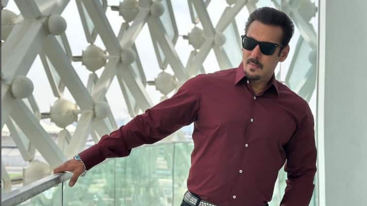 Salman Khan to begin Shooting for AR Murugadoss Movie Sikandar directed by the acclaimed ar murugadoss and produced by sajid nadiadwala Salman Khan To Begin Shooting For AR Murugadoss Film 'Sikander' Alongside Rashmika Mandanna