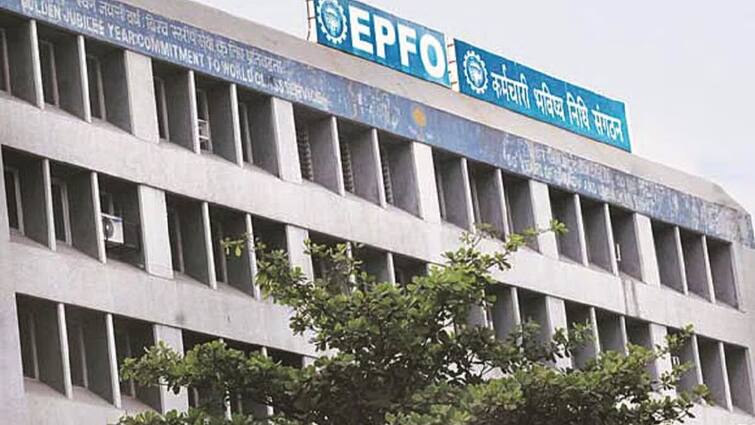 subscribers get relaxation from mandatory uploading of cheque leaf and bank passbook in epf claims EPFO New Rules: పెద్ద భారం తగ్గించిన EPFO - కేవైసీ పూర్తయితే క్లెయిమ్‌ చేయడం ఇప్పుడు ఈజీ