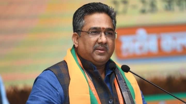 बीजेपी अध्यक्ष की रेस में सुनील बंसल का नाम भी शामिल है, जो वर्तमान में महासचिव हैं. साथ ही साथ वह पश्चिम बंगाल, तेलंगाना और ओडिशा जैसे तीन राज्यों के इंचार्ज भी हैं.