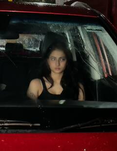 Palak Tiwari Photos: सैफ के बेटे इब्राहिम के घर पहुंचीं पलक तिवारी, पैपराजी को देखते ही किया ये काम, तस्वीरें वायरल