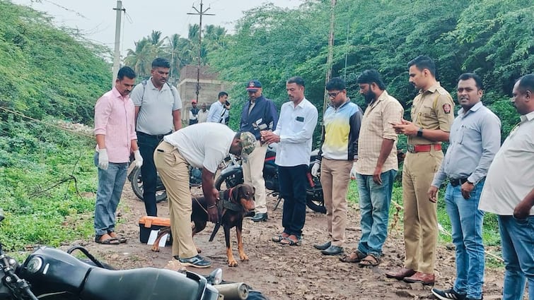 Sangli Crime A young man from Kolhapur who was working in a hospital was brutally murdered in Sangli stoned on his head Sangli Crime : हॉस्पिटलमध्ये काम करणाऱ्या कोल्हापुरातील तरुणाचा सांगलीत निर्घृण खून, डोक्यात दगड घातला