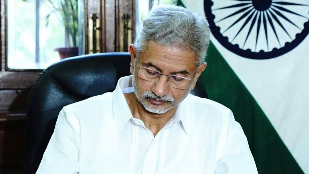 S Jaishankar says focus will be to resolve remaining issues along China border and cross border terror with Pakistan இந்தியாவுக்கு இருக்கும் சவால்கள் என்னென்ன? - விளக்கமாக பேசிய வெளியுறவுத்துறை அமைச்சர் ஜெய்சங்கர்!