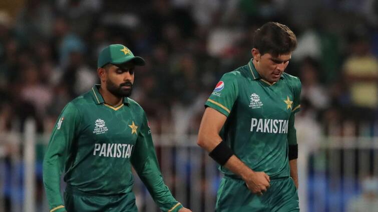 pakistan cricket team assistant coach azhar mahmood says no rift between babar azam and shaheen afridi ind vs pak t20 world cup 2024 IND vs PAK: बाबर-शाहीन की लड़ाई में नया मोड़! वसीम अकरम ने लगाए थे आरोप; अब पाकिस्तान टीम से आया बड़ा अपडेट