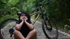 Gundeninda Gudigantalu Amulya Gowda Photos:  పురివిప్పిన నెమలి అందము.. కురిసిన ఆ చినుకు అందము - చిరు చినుకుల్లో రౌడీ బేబీ అమూల్య గౌడ !