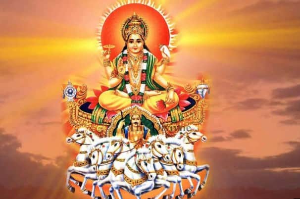 મિથુન રાશિમાં સૂર્યનું સંક્રમણ કુંભ રાશિના લોકોને પણ સુખ પ્રદાન કરશે. લક્ષ્ય પૂર્ણ કરવામાં સફળતા મળશે. અટકેલા કામ પૂરા થશે.