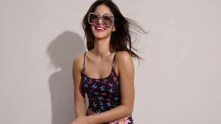 Ananya Panday is a Gen Z fashion icon who has been making waves with her trendy looks.