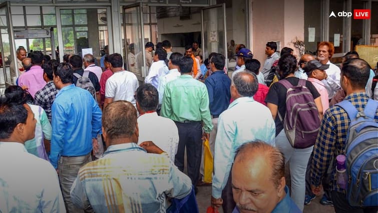 7th Pay Commission West Bengal Government Employee Dearness Allowance DR Hike by 4 Percent West Bengal DA Hike: इस राज्य के सरकारी कर्मचारियों के लिए आई खुशखबरी, सरकार ने 4 फीसदी बढ़ा दिया महंगाई भत्ता