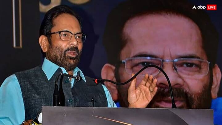 नरेंद्र मोदी 2.0 में बीजेपी के नेता मुख्तार अब्बास नकवी अल्पसंख्यक मंत्रालय को संभाला करते थे पर साल 2022 में उन्होंने इस्तीफा दे दिया था.