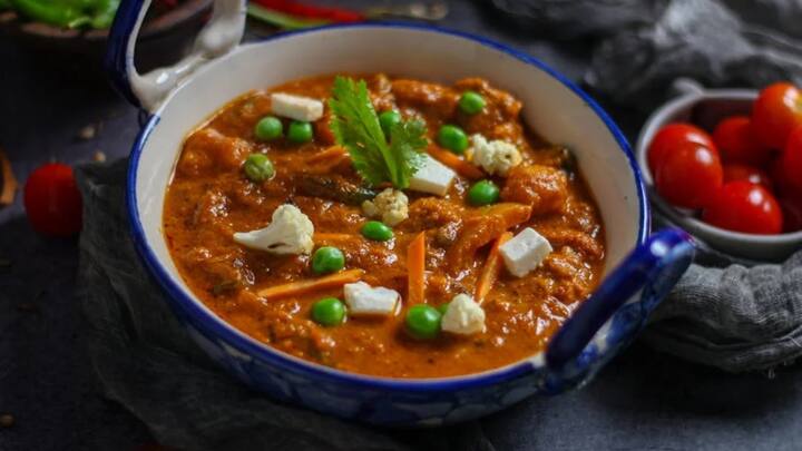 इसके बाद कंपनी उसे अलग-अलग वजन के मुताबिक पैकिंग के लिए भेज दिया जाता है. वहीं पनीर को पैक करने के बाद उसे बाजार में बेचने के लिए भेजा जाता है.