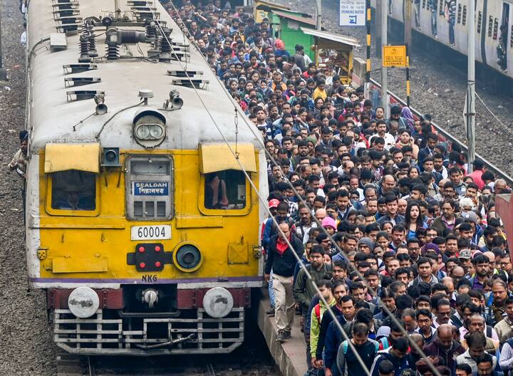 भारत में लगभग हर स्टेशन पर कई ट्रेनें रुकती हैं, लेकिन क्या आप एक ऐसे स्टेशन के बारे में जानते हैं जहां एक भी ट्रेन नहीं रुकती?