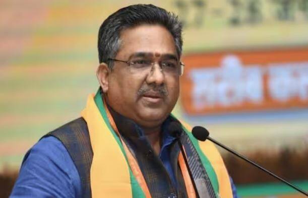 ਸੁਨੀਲ ਬਾਂਸਲ, ਜੋ ਇਸ ਸਮੇਂ ਜਨਰਲ ਸਕੱਤਰ ਹਨ, ਦਾ ਨਾਂ ਵੀ ਭਾਜਪਾ ਪ੍ਰਧਾਨ ਦੀ ਦੌੜ ਵਿੱਚ ਸ਼ਾਮਲ ਹੈ। ਇਸ ਦੇ ਨਾਲ ਹੀ ਉਹ ਪੱਛਮੀ ਬੰਗਾਲ, ਤੇਲੰਗਾਨਾ ਅਤੇ ਉੜੀਸਾ ਵਰਗੇ ਤਿੰਨ ਰਾਜਾਂ ਦੇ ਇੰਚਾਰਜ ਵੀ ਹਨ।