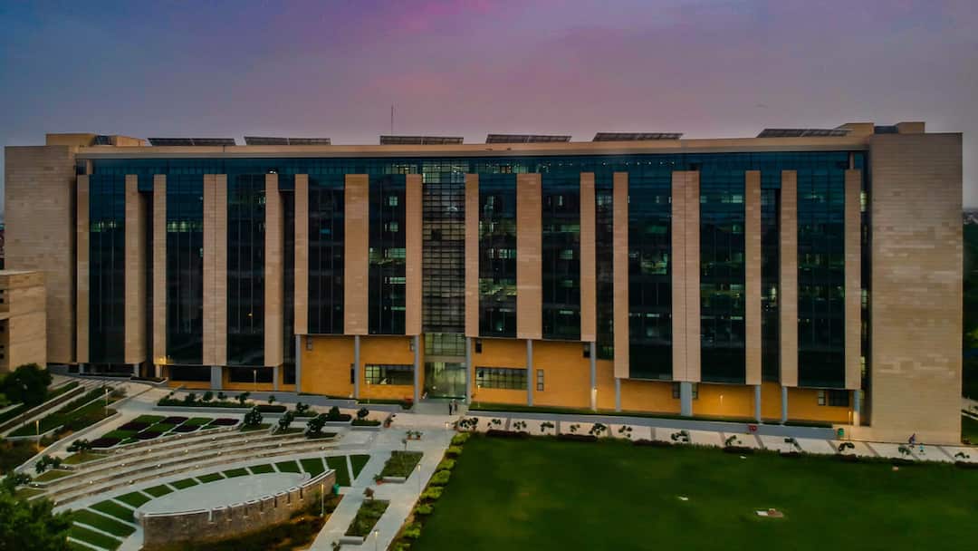 IIIT Delhi Announces 100 Percent Scholarship for JEE Rank Holders Upto AIR 1000 ​JEE एग्जाम में 1000 के अंदर रैंक तो होगी आपकी 'बल्ले-बल्ले', 100 पर्सेंट स्कॉलरशिप देगा यह संस्थान