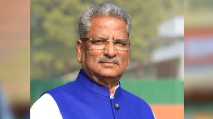 माना जा रहा है कि राजस्थान से राज्यसभा सदस्य और भैरों सिंह शेखावत के शिष्य ओम माथुर भी बीजेपी के राष्ट्रीय अध्यक्ष बनने की दौड़ में हैं. माथुर को चेहरे पर मुस्कुराहट के साथ अपनी बात कहने के लिए जाना जाता है. वह आरएसएस के प्रचारक रहे हैं और पीएम मोदी के गृह राज्य गुजरात के प्रभारी भी रह चुके हैं.