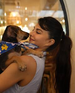 Jacqueliene Fernandez Enjoys Painting With Puppies, Shares Pictures