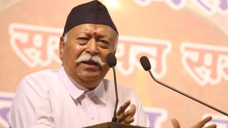 RSS Chief Mohan Bhagwat gave Guru Mantra in Gorakhpur After lok sabha elections यूपी में बीजेपी की हार के बाद गोरखपुर में RSS चीफ मोहन भागवत ने दिया 'गुरुमंत्र', इन मुद्दों पर की खास चर्चा