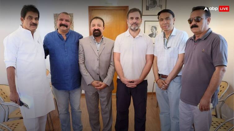 Ladakh MP Mohmad Haneefa: बढ़ गई इंडिया गठबंधन की एक और सीट, इस सांसद ने राहुल गांधी से की मुलाकात और दे दिया समर्थन One more seat of India alliance increased Ladakh MP Mohmad Haneefa met Rahul Gandhi gave support Ladakh MP Mohmad Haneefa: बढ़ गई इंडिया गठबंधन की एक और सीट, इस सांसद ने राहुल गांधी से की मुलाकात और दे दिया समर्थन