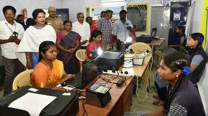 Theni No more wandering for Aadhaar enrollment, a happy news for students - TNN Theni: ஆதார் பதிவுக்கு இனி அலைய வேண்டாம் மாணவர்களுக்கு ஒரு ஹேப்பி நியூஸ்..!