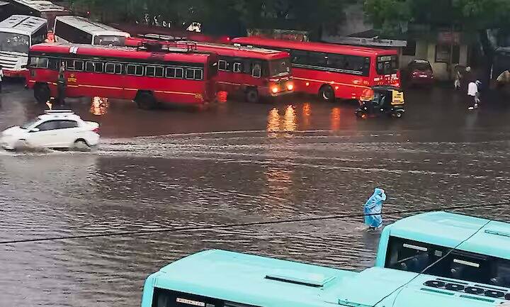 હવામાન વિભાગે 11 14 જૂન 2024 દરમિયાન આસામ અને મેઘાલયમાં ભારે વરસાદ (64.5 115.5 mm) થી ખૂબ જ ભારે વરસાદ (115.5 204.4 mm) ની આગાહી કરી છે.