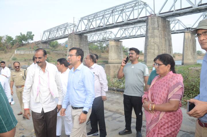 सांयकाल 6.30 शिप्रा-गंगा पूजन, चुनरी अर्पण के पश्चात भजन संध्या से कार्यक्रम का समापन होगा. शिप्रा लोक संस्कृति समिति उज्जैन और महाराजा विक्रमादित्य शोधपीठ उज्जैन कार्यक्रम के आयोजक रहेंगे.